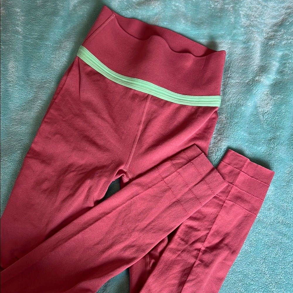 Fabletics sculpt knit leggings w key hole